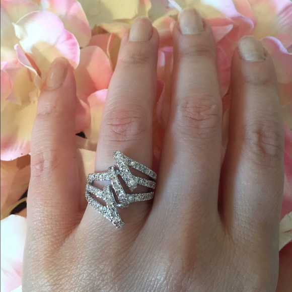 Ring - Picture 2 of 4