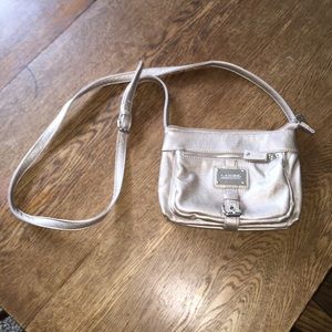 Unlisted cross over purse
