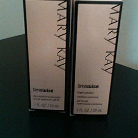 Mary Kay Time wise miracle set - Picture 3 of 3