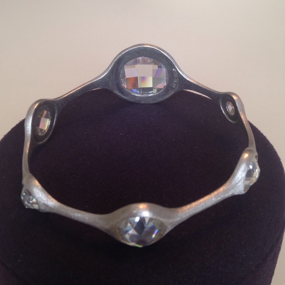 ๐HP 6/21 ๐ B..brilliant Bangle Bracelet๐ - Picture 2 of 4