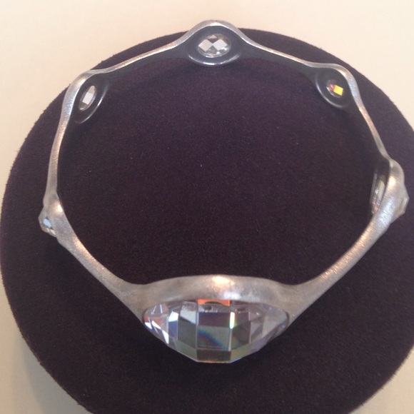 ๐HP 6/21 ๐ B..brilliant Bangle Bracelet๐ - Picture 4 of 4