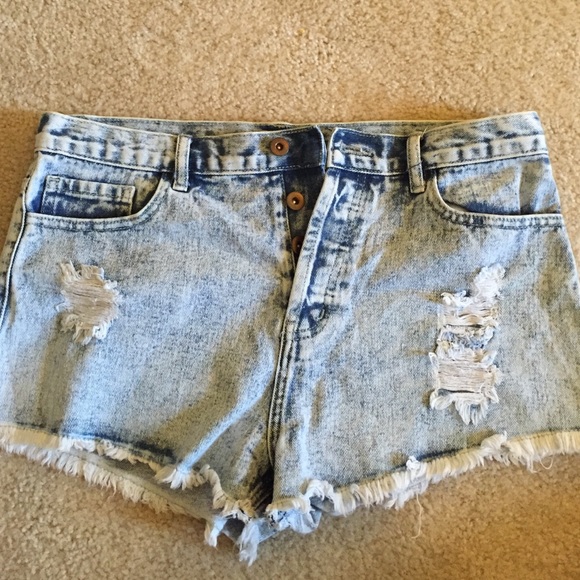 Washed out shorts