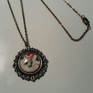Pretty floral necklace