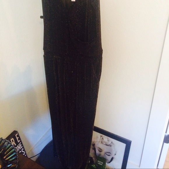 F21 Black/Gold Jumper. - Picture 2 of 3