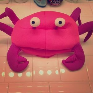 Silly crab hat🐙🍣🌹