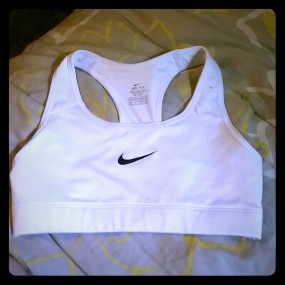 NWOT dri fit Nike sports bra