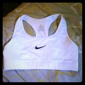 NWOT dri fit Nike sports bra