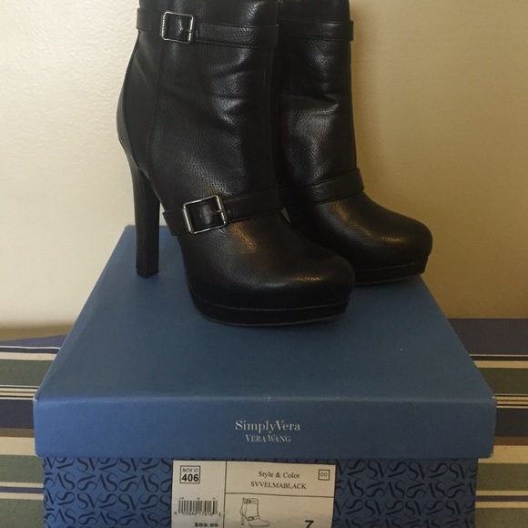 Simply Vera black side buckle platform booties