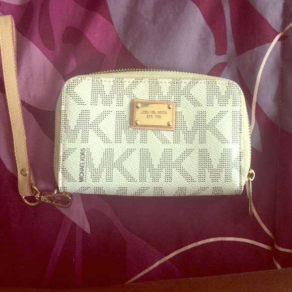 Michael kors phone wallet