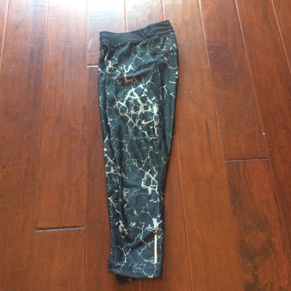 Nike lightening capri's