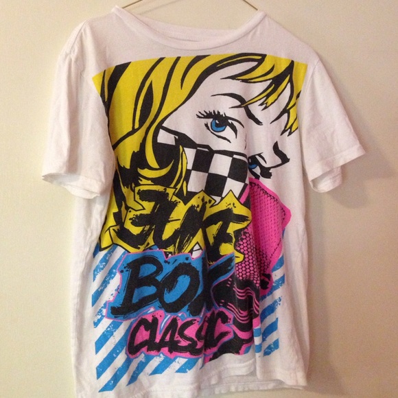 Graphic tee