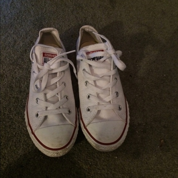 White all star converse shoes