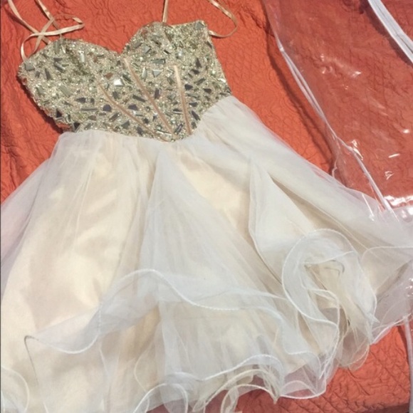 Sherri Hill Formal Dress (Size 1/2) - Picture 4 of 5