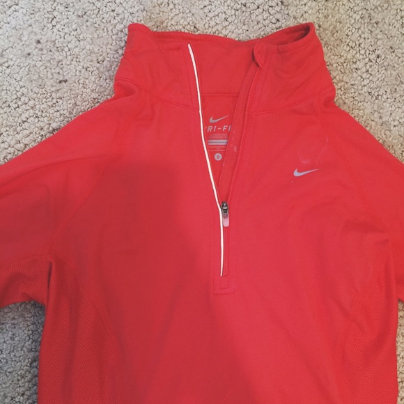 Barely worn Nike dri fit