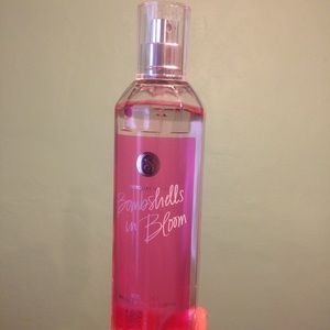⭐️⭐️⭐️SOLD⭐️⭐️⭐️VS Bombshell body mist