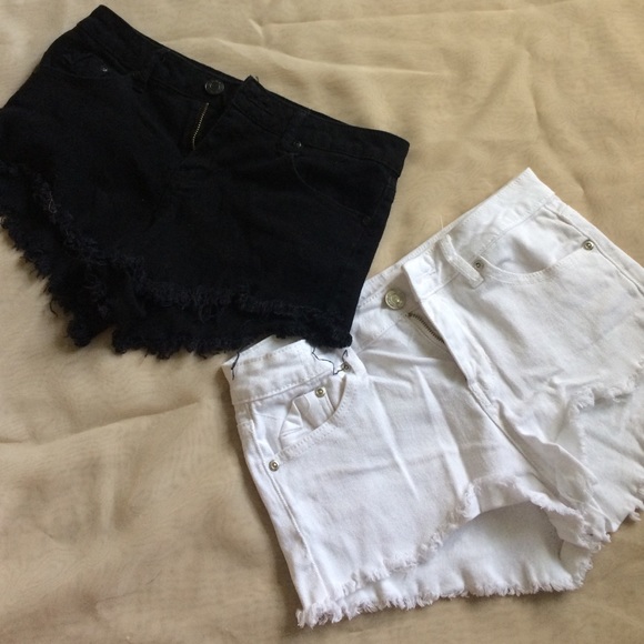 Forever 21 Denim - WHITE HIGHWAISTED SHORTS (black sold)