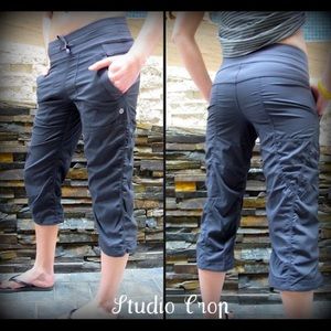 Lululemon charcoal studio crops size 6