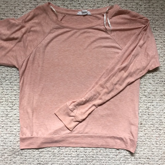 SOLD light pink sweater - Picture 1 of 2