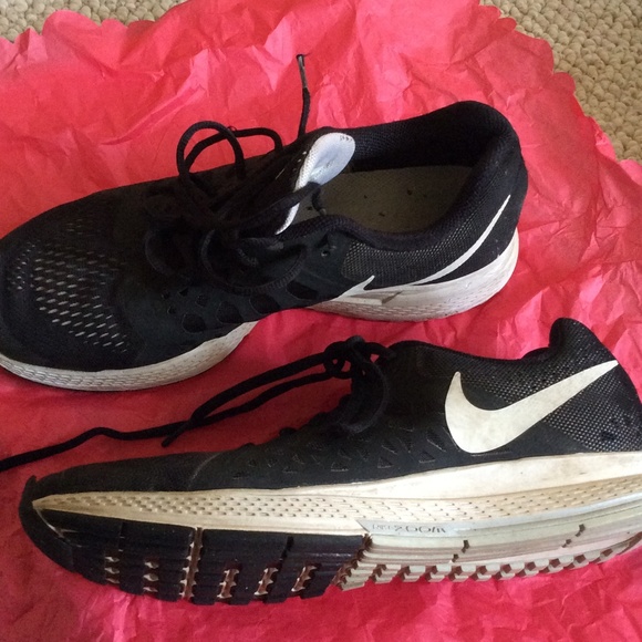 Nike Pegasus says size 8.5 men women 9.5 reposhed
