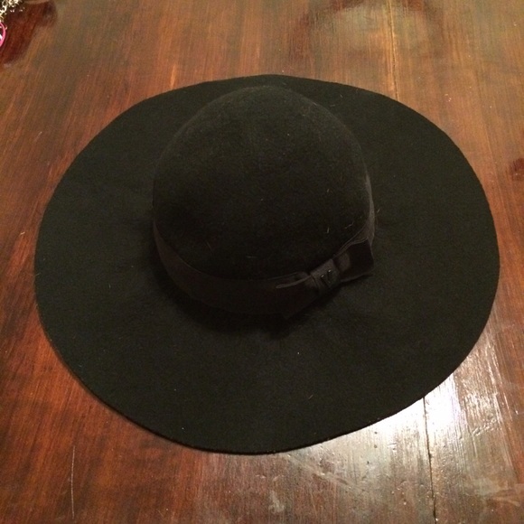 SOLD!! Vans felt floppy hat