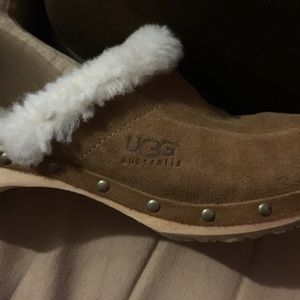 Ugg clogs