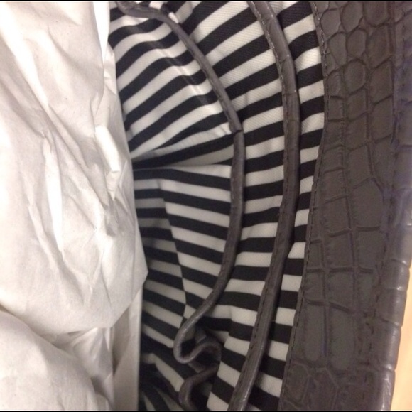 💥BUNDLED💥 Kate Spade purse NWT . - Picture 2 of 4