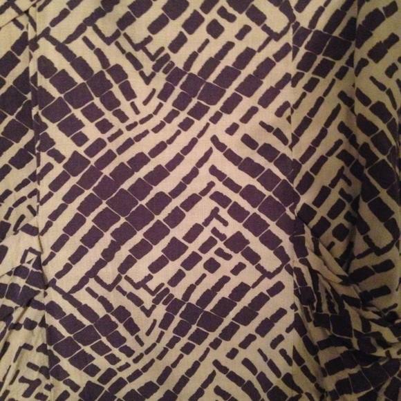 Purple and cream patterned dress - Picture 2 of 3