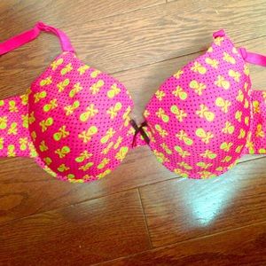 Bra: 38D