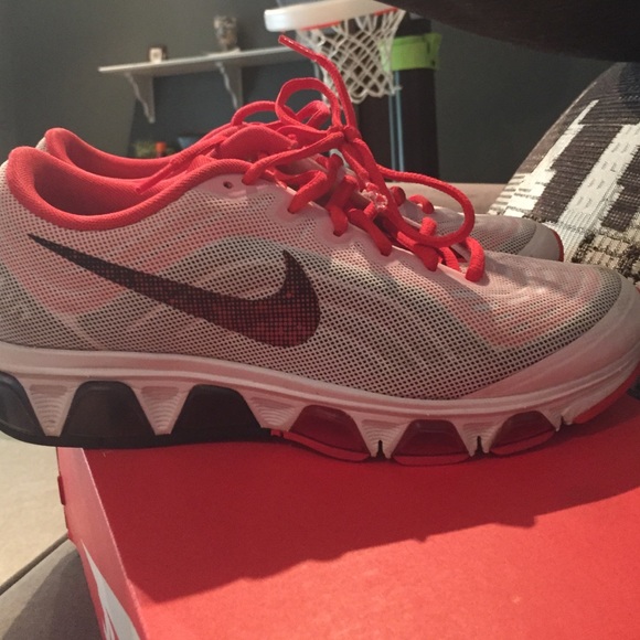 NIKE tailwinds!