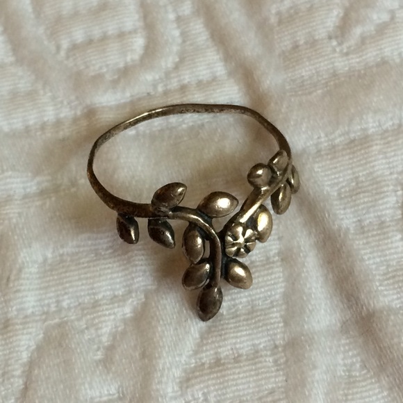 Antiqued Gold Leaves Ring