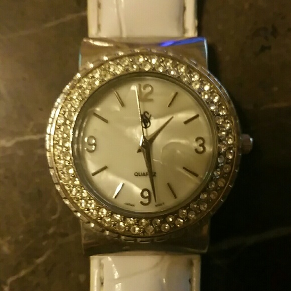 VS Watch  (FREE with any purchase)