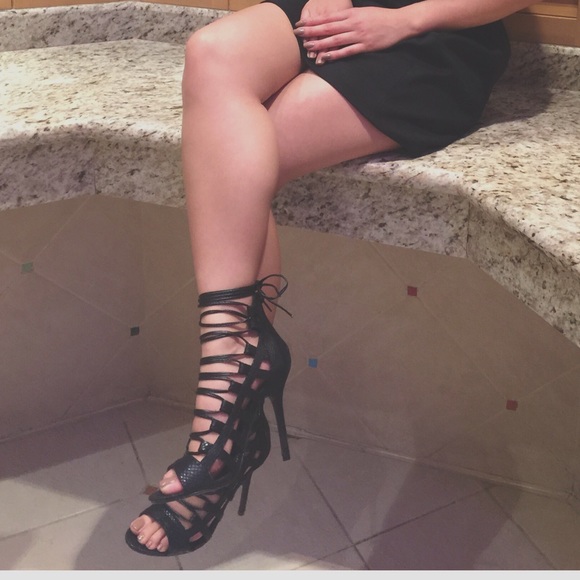 Sexy snakeskin Lace up heels