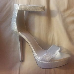 Silver heels nwt
