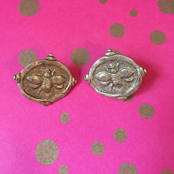 Silver bee earrings