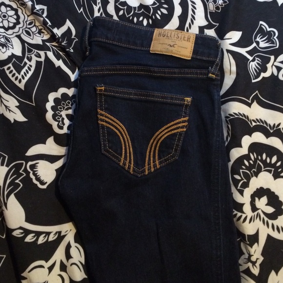 Flare dark wash Hollister jeans!