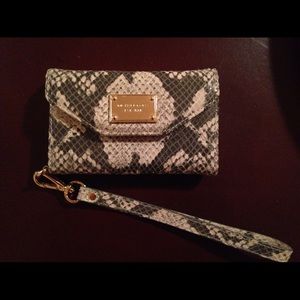 Brand new Michael Kors iPhone4 wristlet