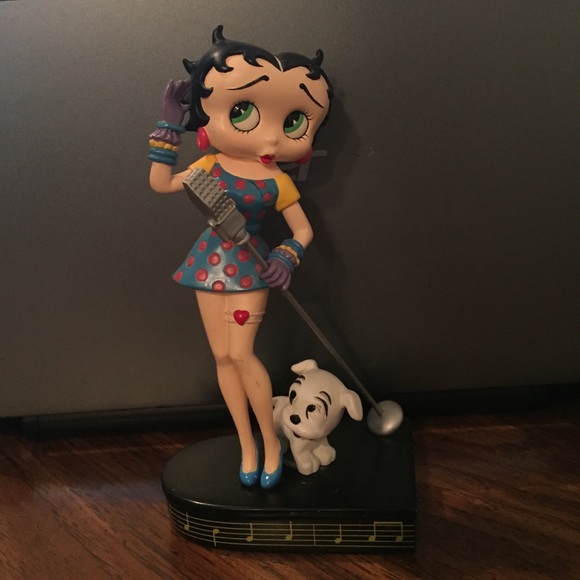 Betty Sings the Blues