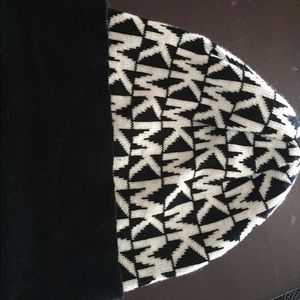 Michael kors hat