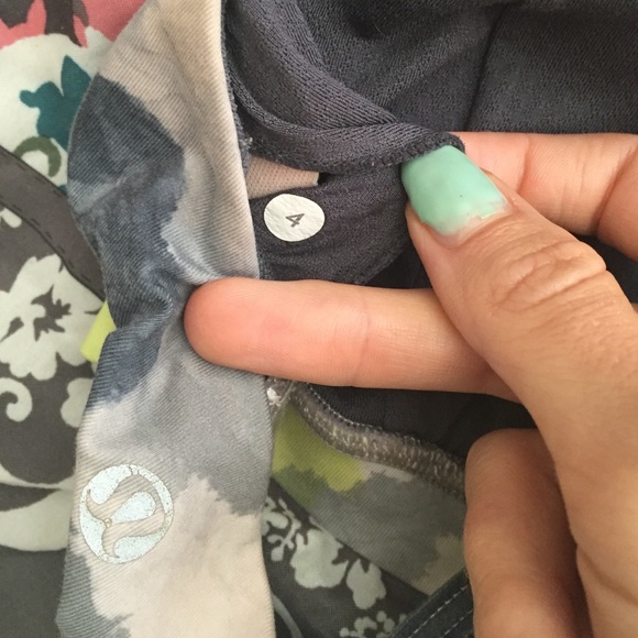 Lululemon strappy low v sports bra - Picture 3 of 4