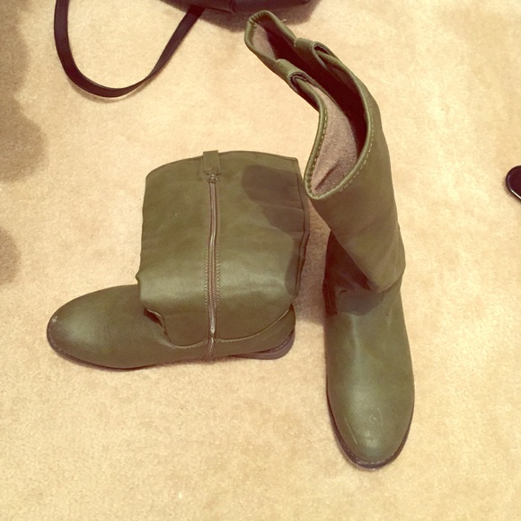 Green riding boots. Size 10 - Picture 1 of 2