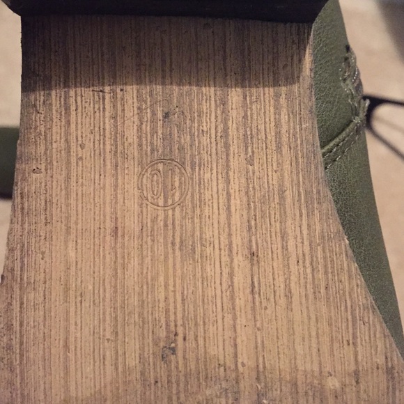 Green riding boots. Size 10 - Picture 2 of 2