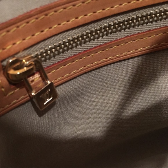 LV Vernis Reade PM tote - PRICE FIRM - Picture 7 of 7