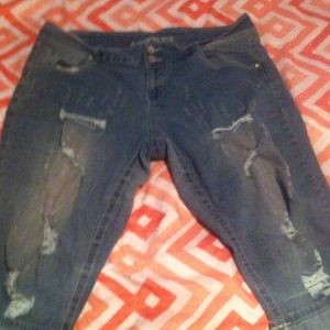 almost famous size 20 Capri