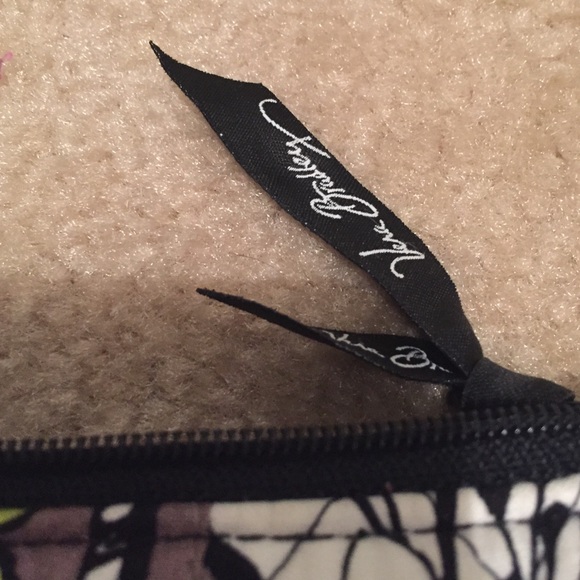 Brand new Vera Bradley clutch - Picture 3 of 4