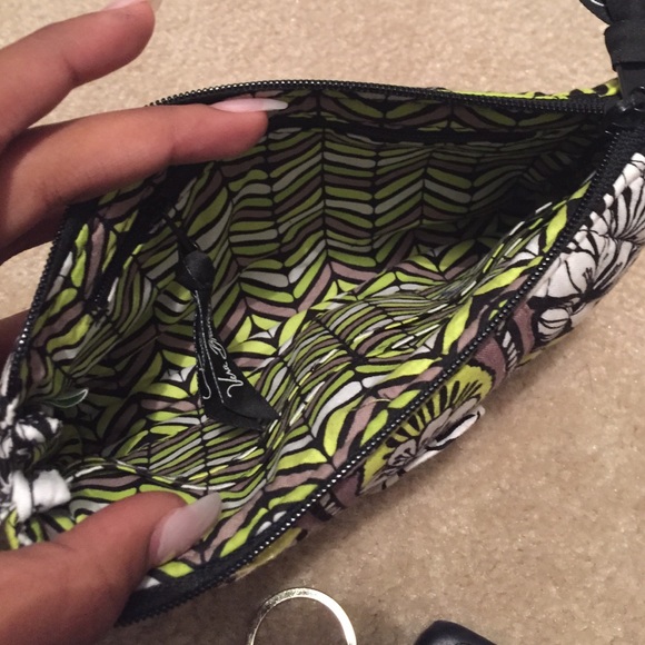 Brand new Vera Bradley clutch - Picture 4 of 4
