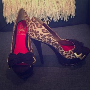 Gorgeous leopard Sam Edelman platforms. Size 6.5