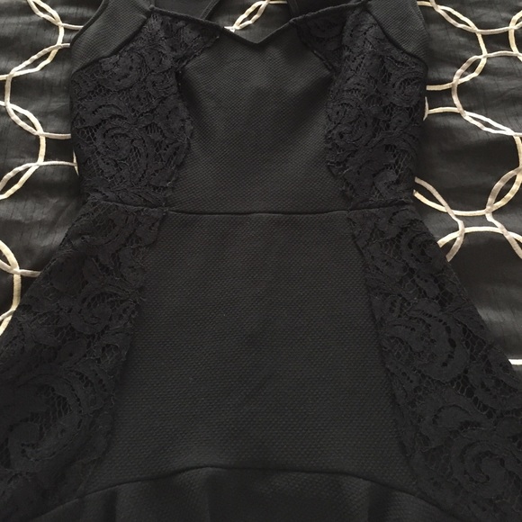 Black sweetheart lace dress - Picture 3 of 4