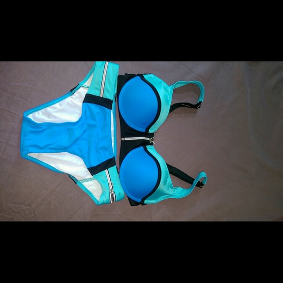 Brand new still bathing suit with zippers! - Picture 3 of 4