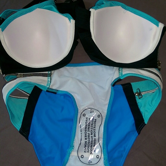 Brand new still bathing suit with zippers! - Picture 4 of 4