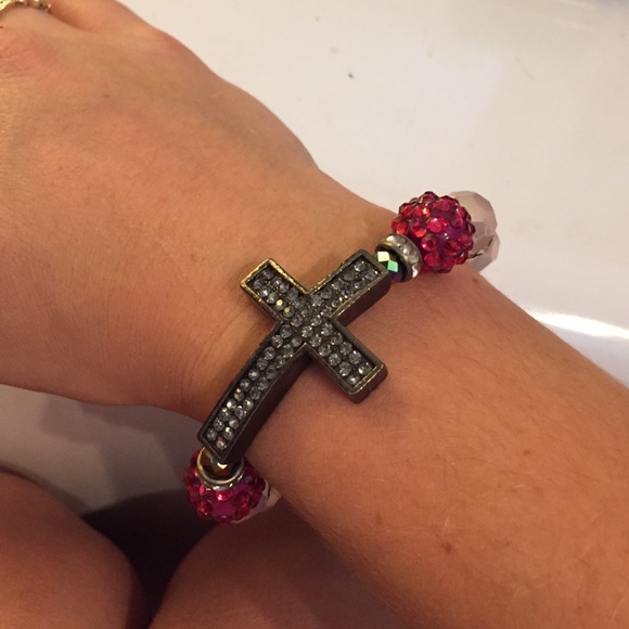 Handmade studded cross beaded bracelet - Picture 2 of 3